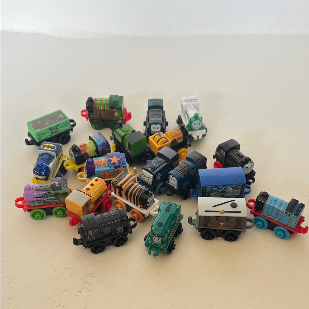 20 Thomas & Friends Colorful Mini Train Collection